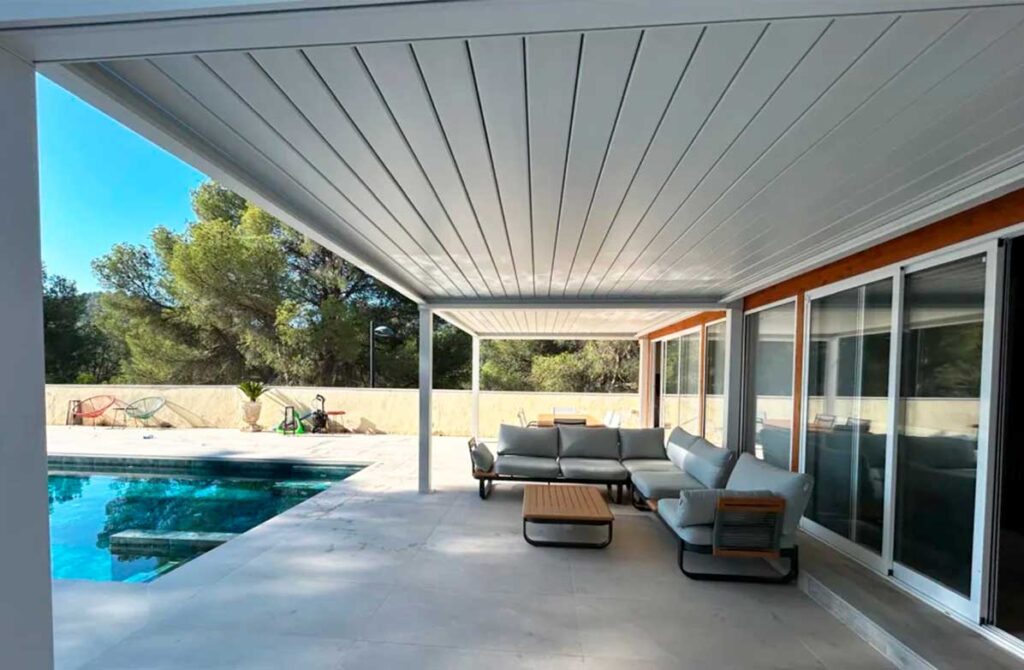 Pérgola bioclimática a medida