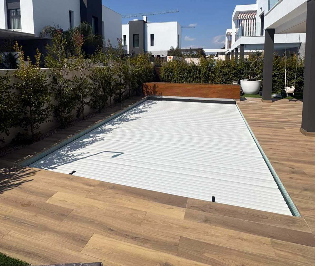 cubierta de piscina enrollable